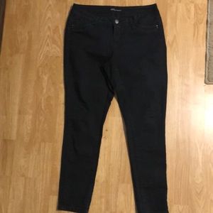 Women’s 16W black skinny jeans